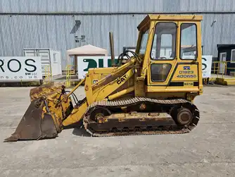 Generation-Cat 931 Crawler loaders-exterior