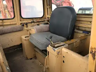 Generation-Cat 983 Crawler loaders-interior