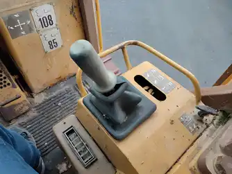 Generation-Cat 983 Crawler loaders-interior