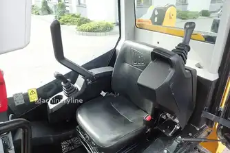 Generation-JCB 150T Compact track loaders-interior