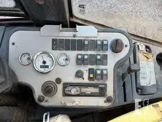 Generation-JCB 2CX Backhoe loaders-interior