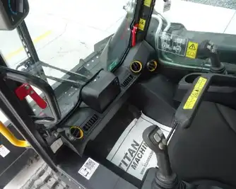 Generation-JCB 300T Compact track loaders-interior