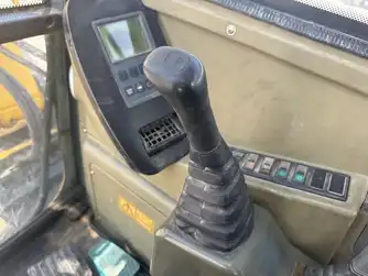 Generation-Yuchai  YC55 Mini excavators-interior
