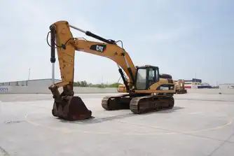 Generation-Cat 330 Medium excavators-exterior