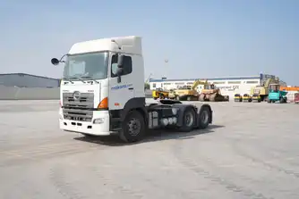 Generation-Hino  700 Trailer trucks-exterior