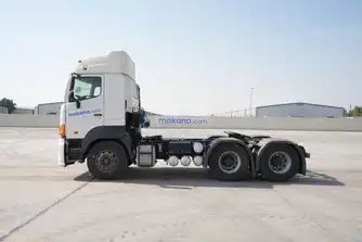 Generation-Hino  700 Trailer trucks-exterior