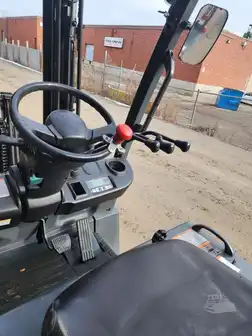 Generation-Toyota 8FBCU Forklifts-interior