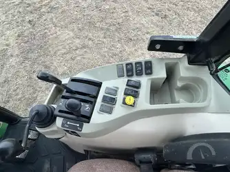 Generation-John deere 4720 Tractors-interior