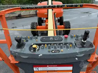 Generation-JLG 400S  Boom lifts-interior