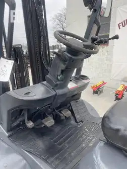 Generation-Toyota  8FDU Forklifts-interior