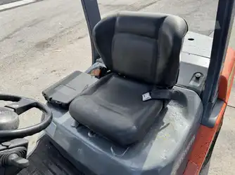 Generation-Toyota  8FDU Forklifts-interior