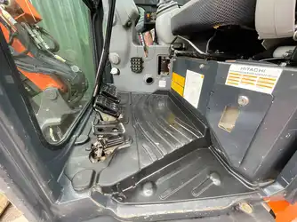 Generation-Hitachi ZX33 Mini excavators-interior
