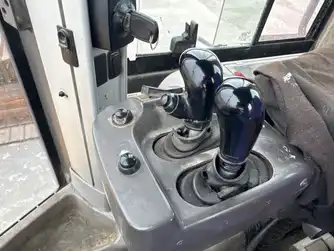 Generation-Volvo L220 Wheel loaders-interior