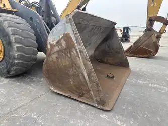Generation-Volvo L220 Wheel loaders-attachments