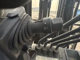 Generation-Toyota  8FDU Forklifts-interior