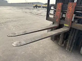 Generation-Toyota  8FDU Forklifts-attachments