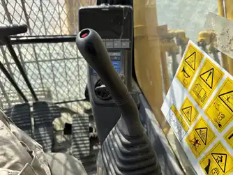 Generation-Komatsu PC400 Large excavators-interior