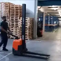 Generation-Toyota Staxio SWE Pallet stackers-video