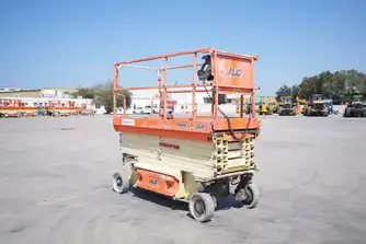 Generation-JLG 2646 Scissor lifts-exterior