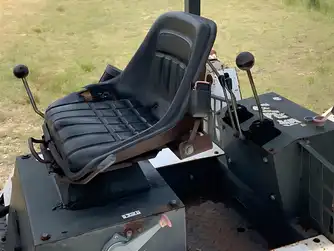 Generation-Bobcat B100 Backhoe loaders-interior