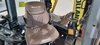 Generation-New holland B115 Backhoe loaders-interior