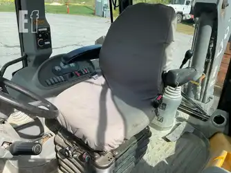 Generation-Volvo BL60 Backhoe loaders-interior