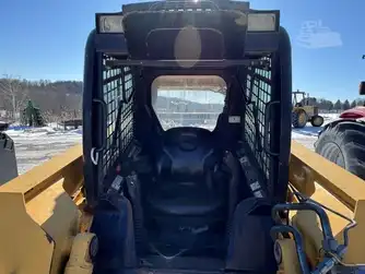 Generation-John deere CT332 Compact track loaders-interior