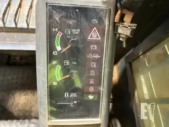 Generation-Gehl CTL60 Compact track loaders-interior