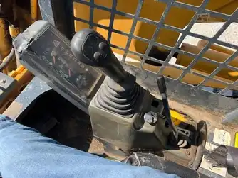 Generation-Gehl CTL70 Compact track loaders-interior