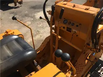 Generation-Komatsu D10S Crawler loaders-interior