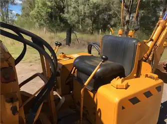 Generation-Komatsu D10S Crawler loaders-interior