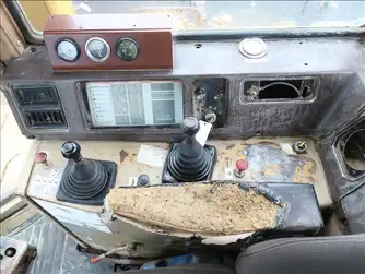 Generation-Komatsu D135 Crawler dozers-interior