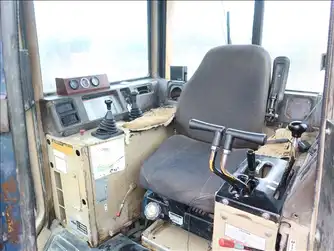 Generation-Komatsu D135 Crawler dozers-interior