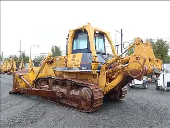 Generation-Komatsu D135 Crawler dozers-exterior