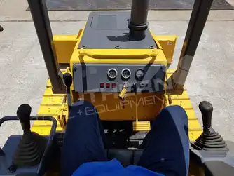 Generation-Komatsu D20 Crawler dozers-interior