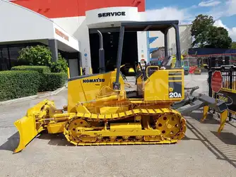 Generation-Komatsu D20 Crawler dozers-exterior
