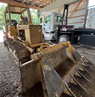 Generation-Komatsu D31 Crawler dozers-exterior