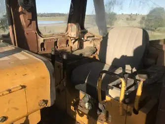 Generation-Komatsu D355 Crawler dozers-interior
