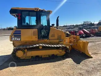 Generation-Komatsu D37 Crawler dozers-exterior