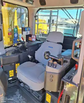 Generation-Komatsu D375 Crawler dozers-interior