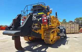 Generation-Komatsu D375 Crawler dozers-exterior
