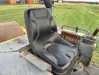 Generation-Komatsu D38 Crawler dozers-interior