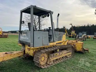 Generation-Komatsu D38 Crawler dozers-exterior