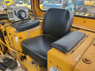 Generation-Komatsu D40 Crawler dozers-interior