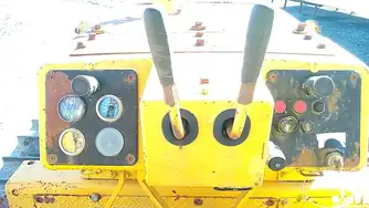 Generation-Komatsu D41 Crawler dozers-interior