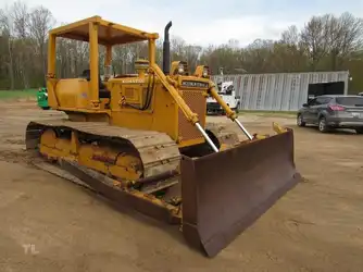 Generation-Komatsu D45 Crawler dozers-exterior