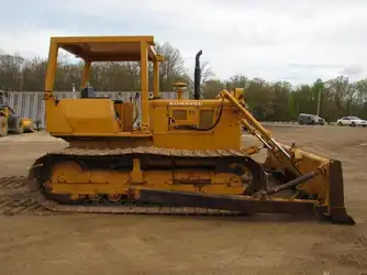 Generation-Komatsu D45 Crawler dozers-exterior