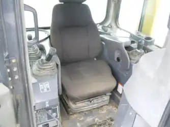 Generation-Komatsu D475 Crawler dozers-interior