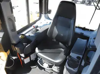 Generation-Komatsu D50 Crawler dozers-interior