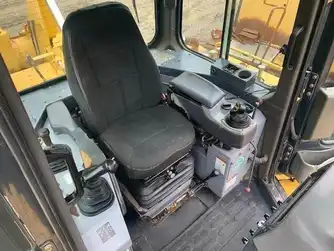 Generation-Komatsu D575 Crawler dozers-interior